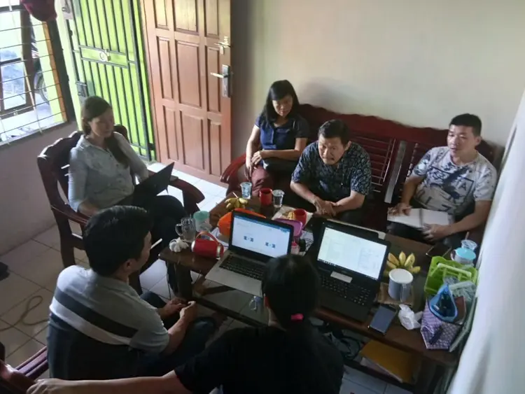 Kegiatan tim ketika melakukan proses cek peninjau dengan Hamba Tuhan