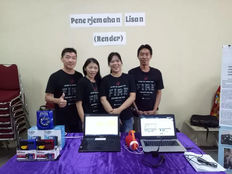 Saat display stand untuk penerjemahan lisan dengan program Render
